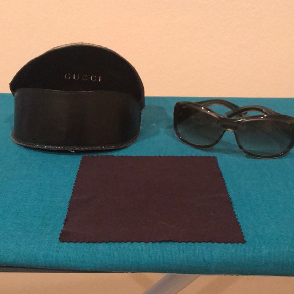 Authentic Gucci Sunglasses - Picture 7 of 7